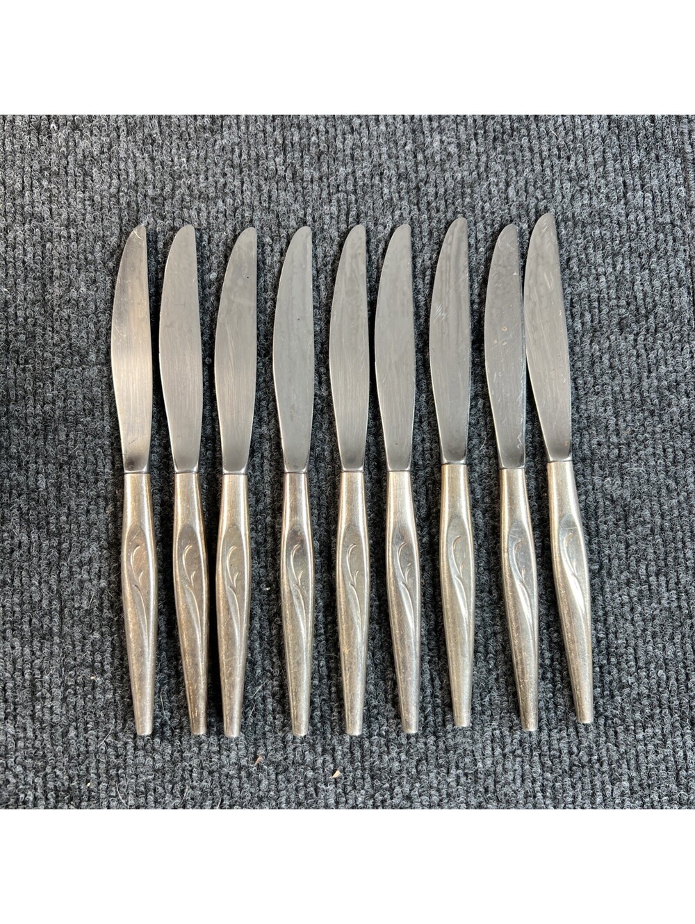 oneida flight stainless flatware 9 Dinner Knives